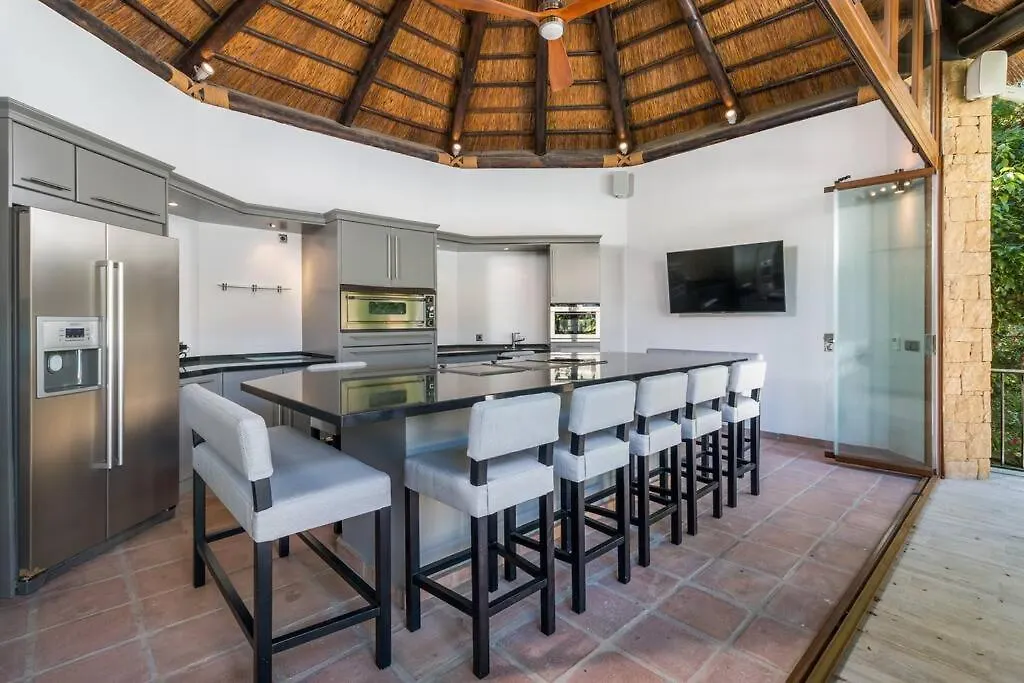 Apartment 7 Room Villa Mansion - Sleeps 16+ San Roque